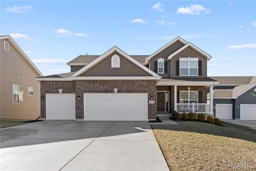 217 Hidden Bluffs Dr, Lake St Louis, MO, 63367-6545 | Card Image