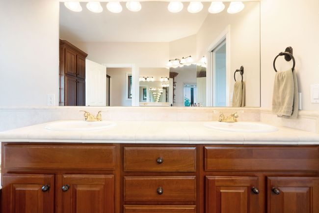 Primary Bathroom | Image 24