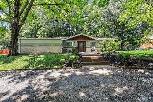 459 W Lake Dr, Edwardsville, IL, 62025-4250 | Card Image