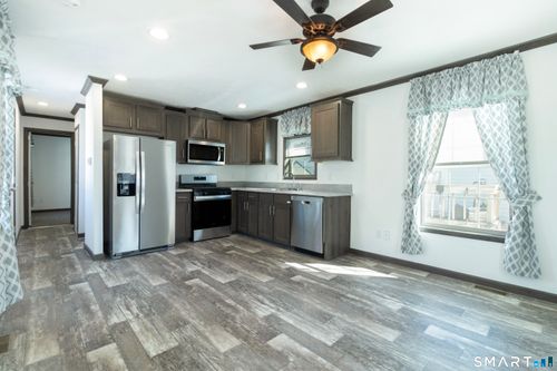 trlr-8-525 E Main St, Branford, CT, 06405-2930 | Card Image