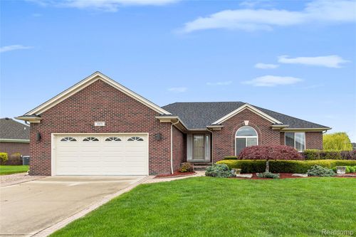 53270 Sams Ln, Chesterfield, MI, 48047-2750 | Card Image