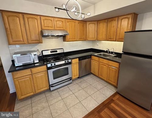 unit-b-1118 Buttonwood St, PHILADELPHIA, PA, 19123-3481 | Card Image