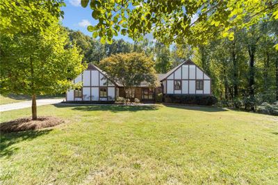 109 Woodleigh Court, House other with 5 bedrooms, 3 bathrooms and null parking in Jamestown NC | Image 1