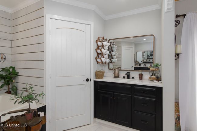 Master Bathroom | Image 19