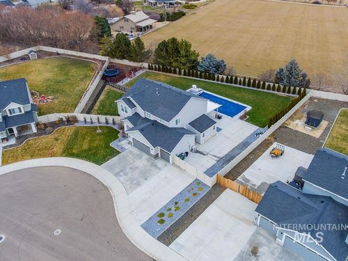 946 W Smallwood Ct, Kuna, ID, 83634-5577 | Card Image
