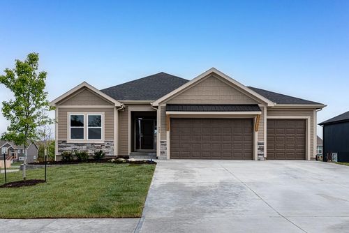 15601 Austin Ct, Basehor, KS, 66007-5500 | Card Image