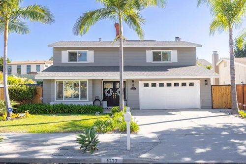 1037 Phillips St, Vista, CA, 92083-7156 | Card Image