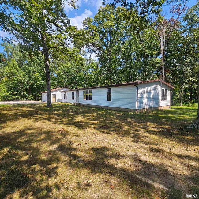 22488 N Mayflower Ln, House other with 3 bedrooms, 2 bathrooms and null parking in Dix IL | Image 40