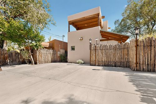 a-and-b-1600 Quapaw St, Santa Fe, NM, 87505-3472 | Card Image