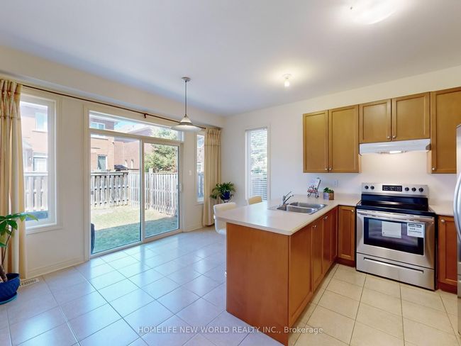 18 Freesia Rd, House other with 3 bedrooms, 3 bathrooms and 4 parking in Brampton ON | Image 11