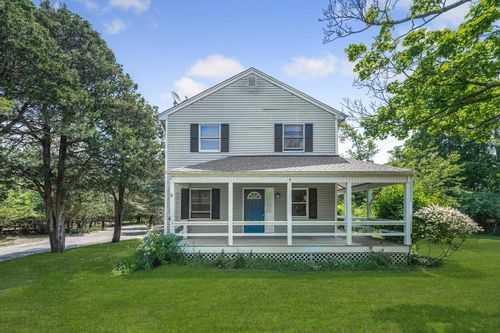 4 Cooks Ln, Westhampton, NY, 11977-1253 | Card Image