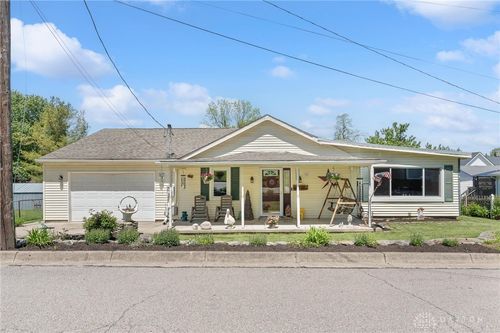 39 1st St, Waynesville, OH, 45068-8895 | Card Image