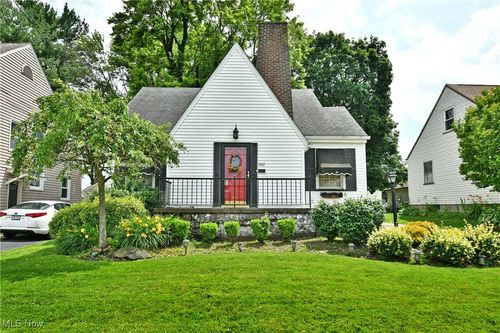 1661 Meadowbrook Ave, Youngstown, OH, 44514-1160 | Card Image