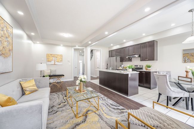 27 Phyllis Dr, House attached with 3 bedrooms, 3 bathrooms and 2 parking in Caledon ON | Image 10