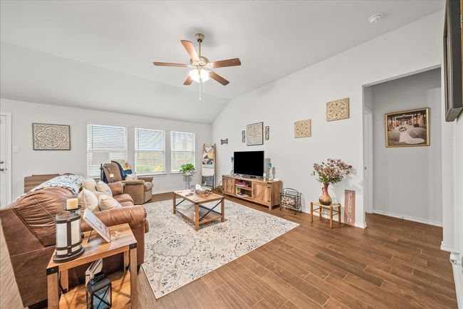 609 Autumn Ave, House other with 3 bedrooms, 2 bathrooms and null parking in Justin TX | Image 12