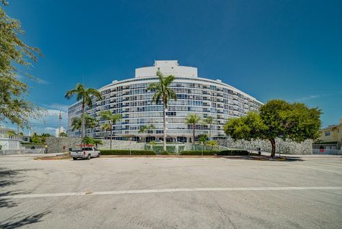 303-900 Bay Dr, Miami Beach, FL, 33141 | Card Image