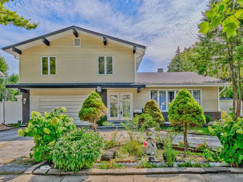 1121 N Greenfield Ln, Mount Prospect, IL, 60056-1335 | Card Image