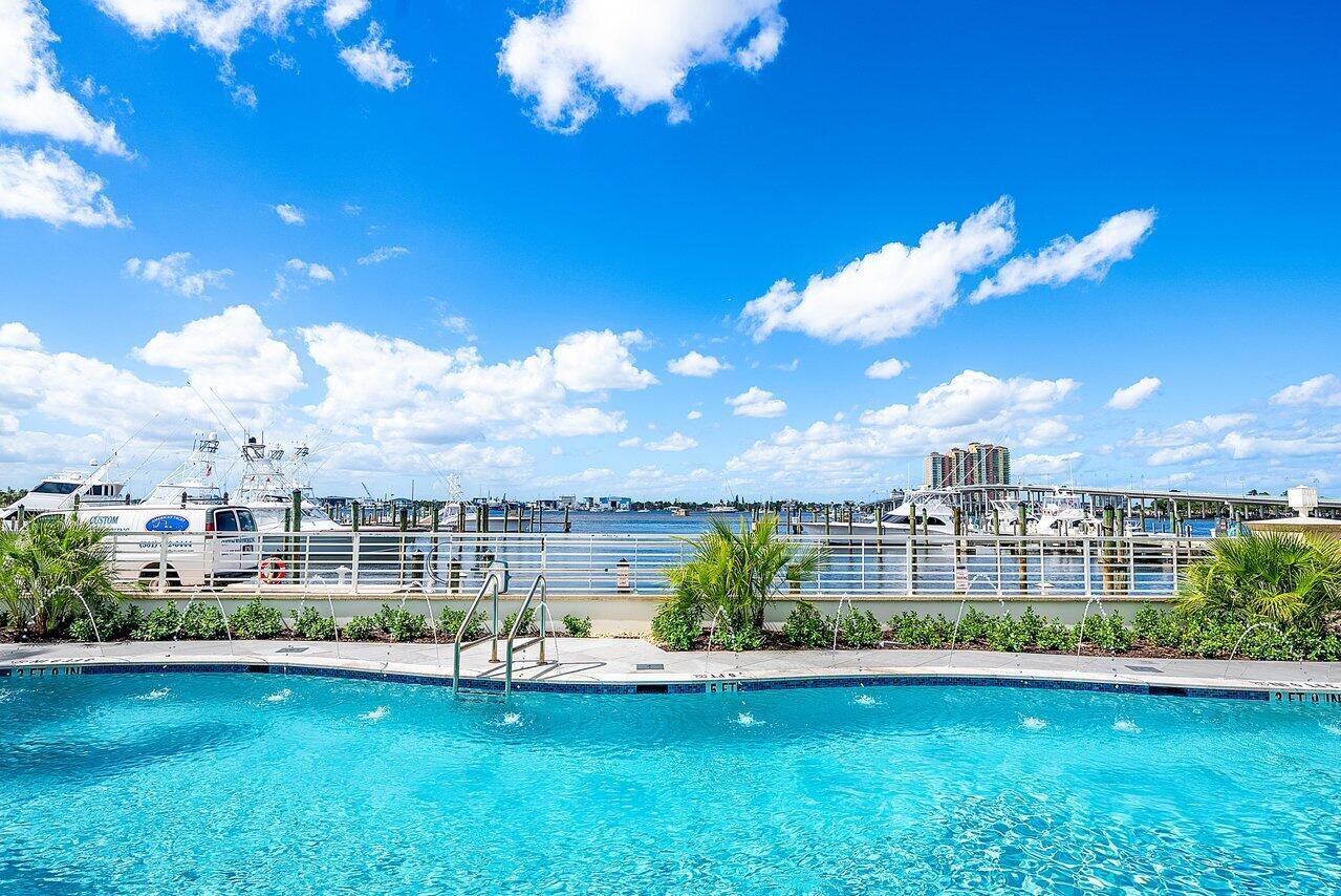 Residential in Palm Beach Shores 3