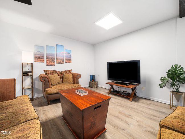 9-web-or-mls-1301 Lynwood-25 | Image 9
