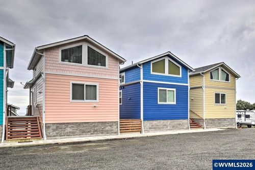 95590 Highway 101 S, Yachats, OR, 97498-9736 | Card Image