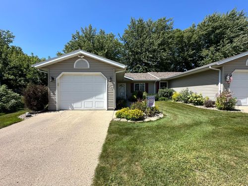 1015 Pershing Boulevard, Worthington, MN, 56187 | Card Image