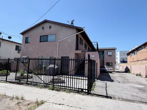 6827 Radford, North Hollywood, CA, 91605 | Card Image