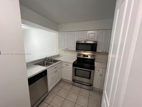 107-1-15405 Miami Lakeway N, Miami Lakes, FL, 33014-5592 | Card Image