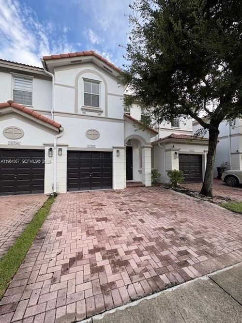 10762 Nw 80th Ln, Doral, FL, 33178-6052 | Card Image