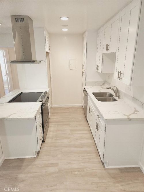 41-1040 E Macarthur Cres, Santa Ana, CA, 92707-5930 | Card Image