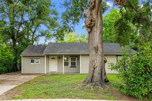 5835 Southseas St, Houston, TX, 77033-1909 | Card Image