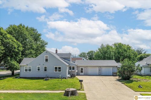 42 6th St, Woodbine, IA, 51579-1143 | Card Image