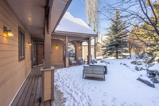 39 Slopes Grove Sw, Home with 4 bedrooms, 4 bathrooms and 5 parking in Calgary AB | Image 29