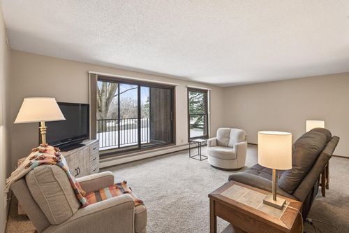 112-9500 Collegeview Rd, Bloomington, MN, 55437-2156 | Card Image