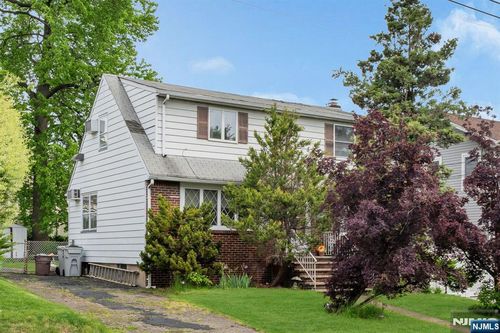 123 Summit Ave, Elmwood Park, NJ, 07407-2120 | Card Image