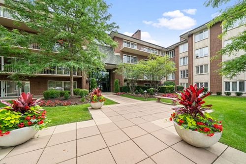 apt-n303-5 Oak Brook Club Dr, Oak Brook, IL, 60523-8669 | Card Image