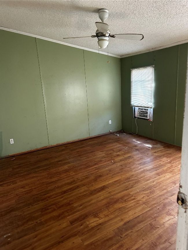 203 River Oaks Dr, House other with 3 bedrooms, 2 bathrooms and 7 parking in Cedar Creek TX | Image 10