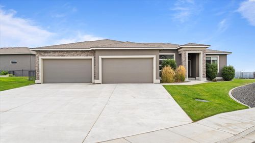 2284 S Alaska St, Kennewick, WA, 99338-1530 | Card Image