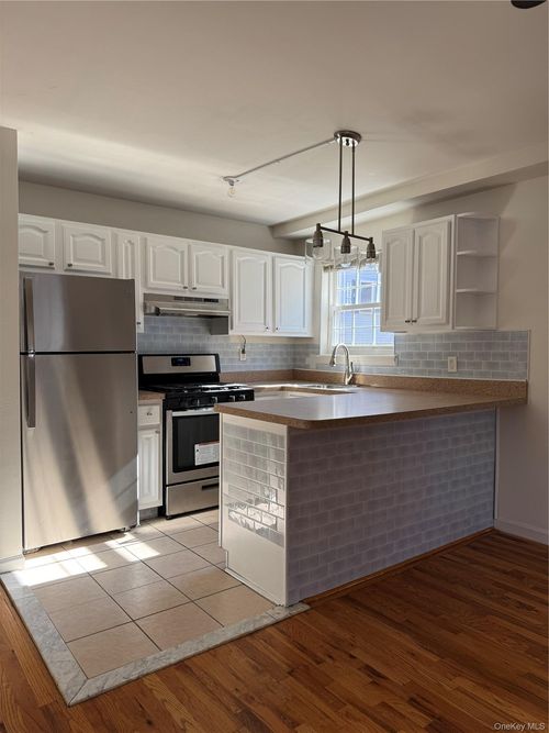 234A Hosmer Ave, Bronx, NY, 10465-3273 | Card Image