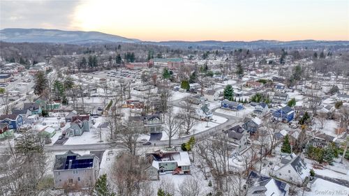 14 Oak St, Cornwall, NY, 12518-1420 | Card Image