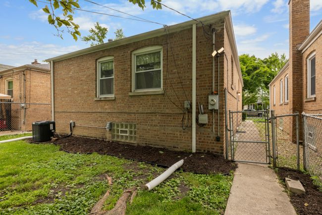 11828 S Hale Avenue, House other with 3 bedrooms, 2 bathrooms and 1 parking in Chicago IL | Image 36