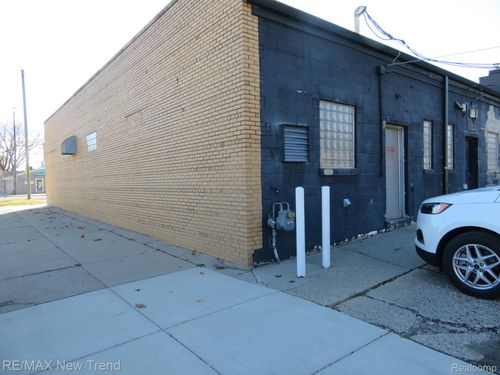 26114 W 6 Mile Rd, Redford, MI, 48240-2217 | Card Image