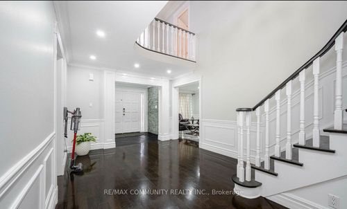 96 Zinnia Pl, Vaughan, ON, L4L6G7 | Card Image