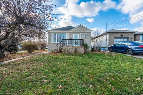 upper-204 Glow Ave, Hamilton, ON, L8H3W5 | Card Image