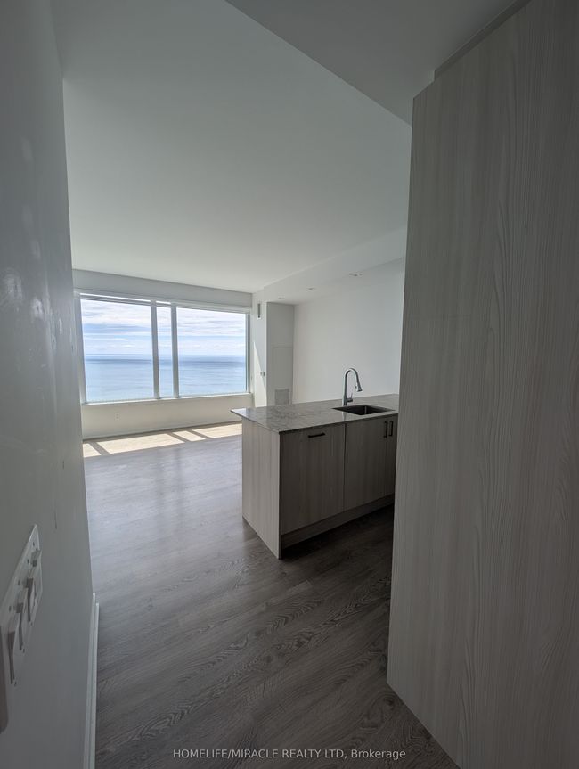 4206 - 1928 Lake Shore Blvd W, Condo with 2 bedrooms, 2 bathrooms and 1 parking in Toronto ON | Image 4