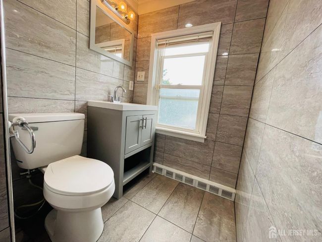 38 Evergreen Ave, House other with 3 bedrooms, 2 bathrooms and null parking in Fords NJ | Image 16