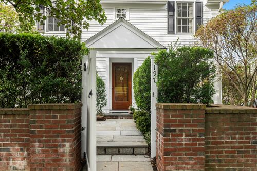 13-197 Park St, New Canaan, CT, 06840-5705 | Card Image