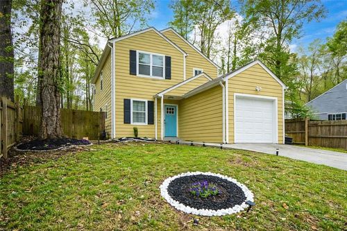 5059 Martins Crossing Rd, Stone Mountain, GA, 30088-1917 | Card Image