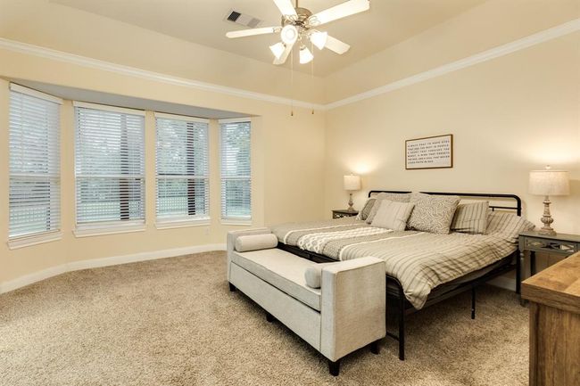 203 Bentwater Ln, House other with 4 bedrooms, 2 bathrooms and 2 parking in Clute TX | Image 17