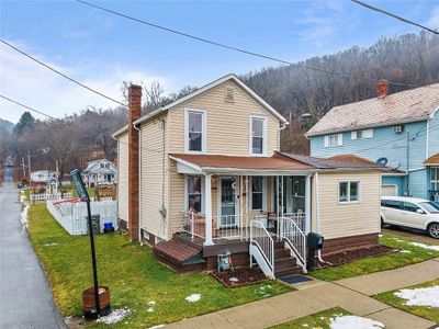 225 Elizabeth Ave, House other with 3 bedrooms, 1 bathrooms and 4 parking in Evans City Boro PA | Image 3