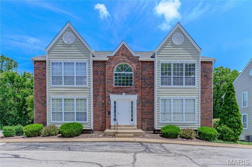 d-1332 Highland Oaks Dr, Ballwin, MO, 63021-7673 | Card Image